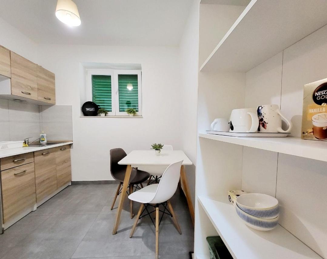 Cozy Apartment With Balcony 10 Min From The Beach Rijeka Eksteriør billede